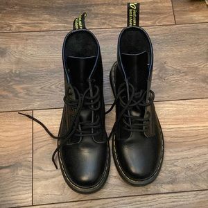 DUPE/FAKE Dr. Martens Size 8 Combat Boots